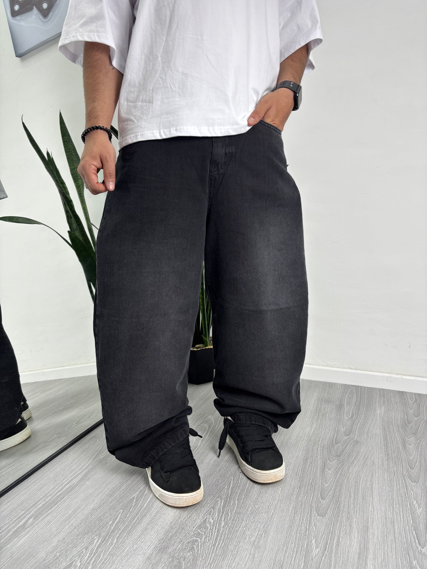 BAGGY WEEKEND