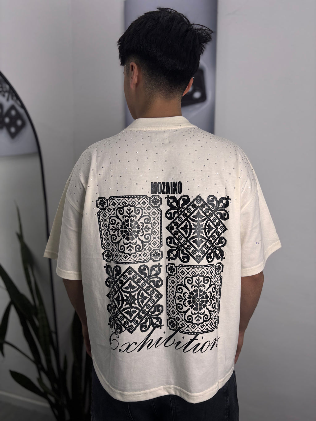 REMERA BOXY STRASS BEIGE