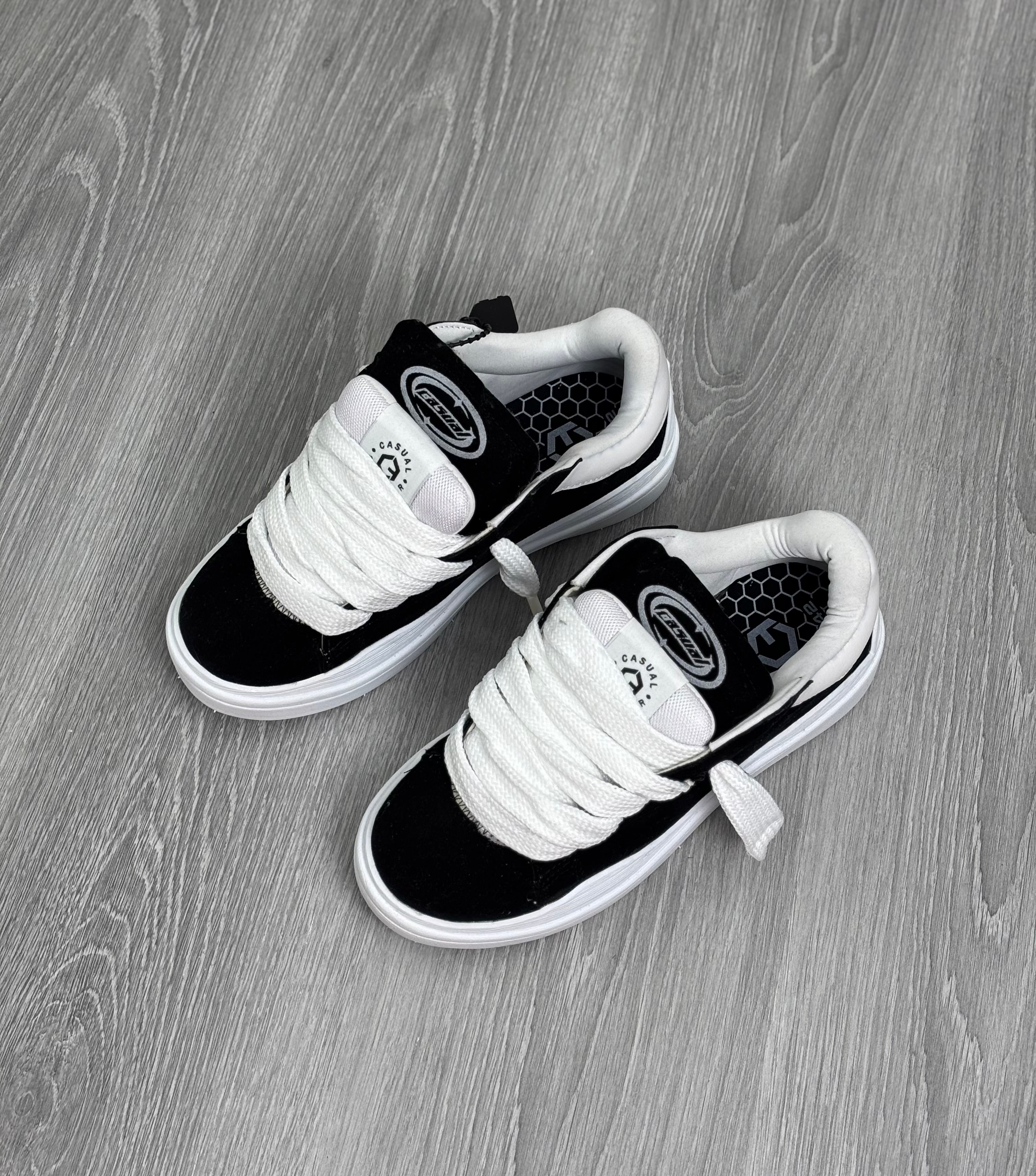 CHUNKY BLACK