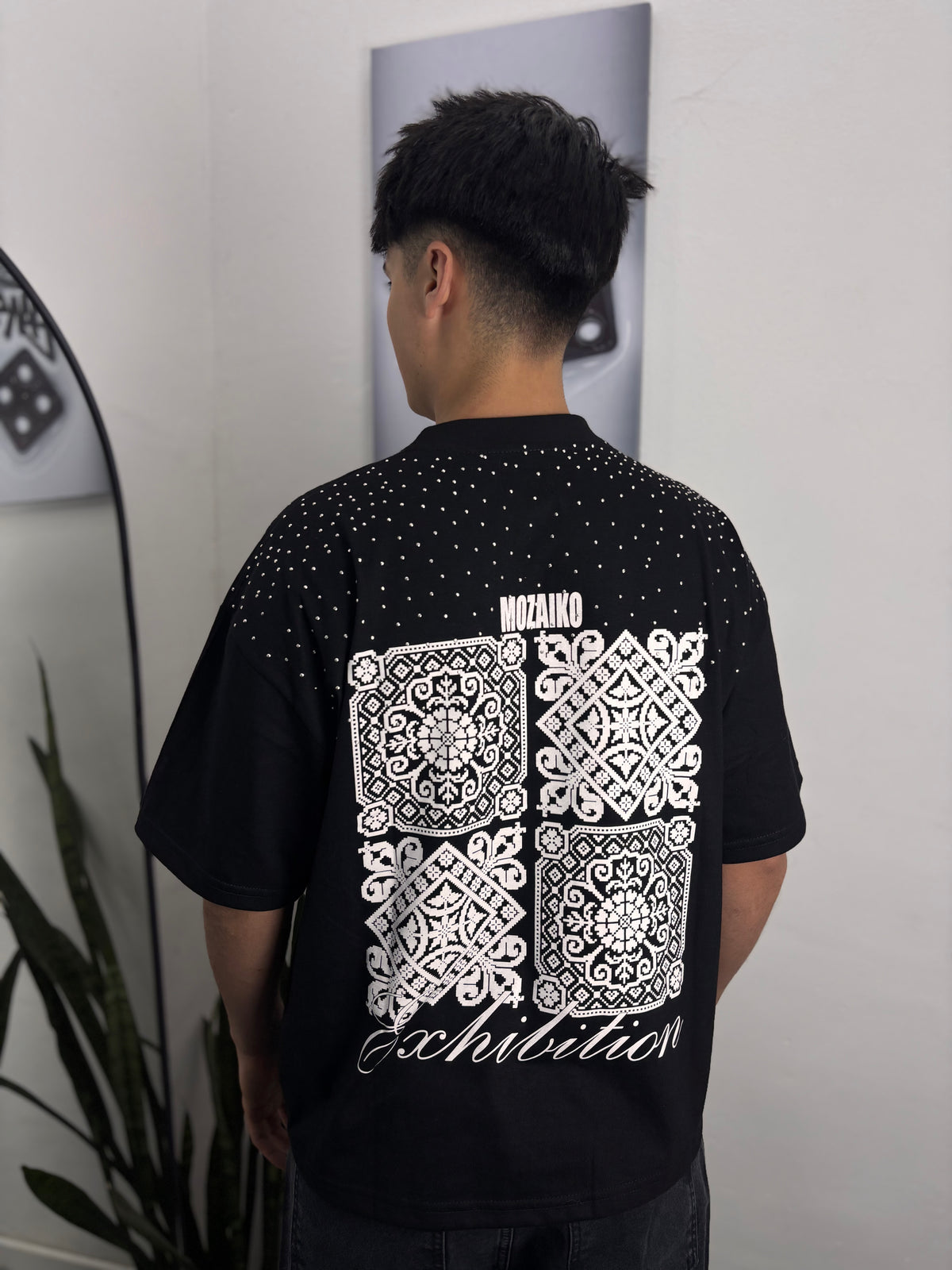 REMERA BOXY STRASS BLACK