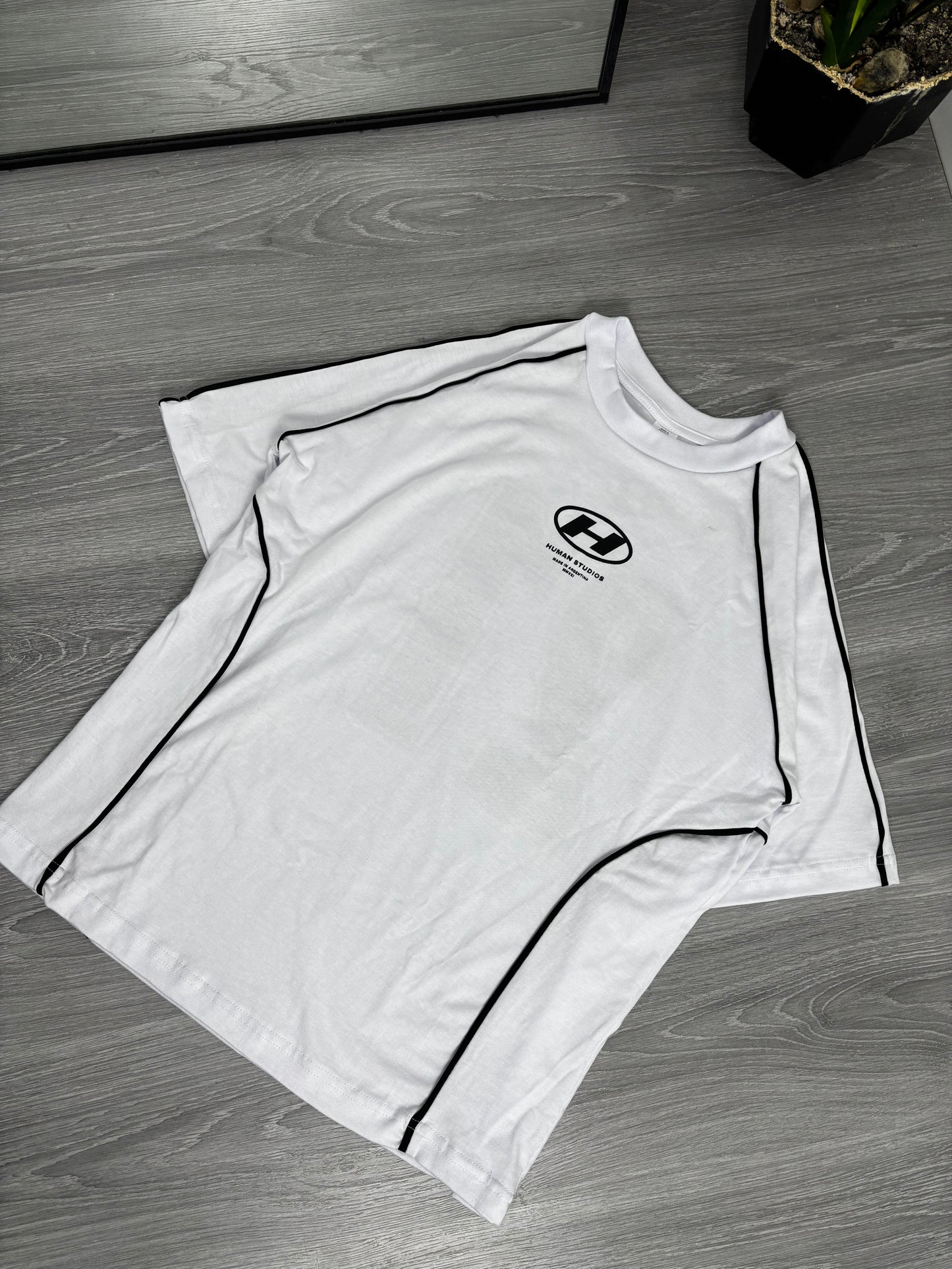 REMERA HUMAN WHITE [oversize]