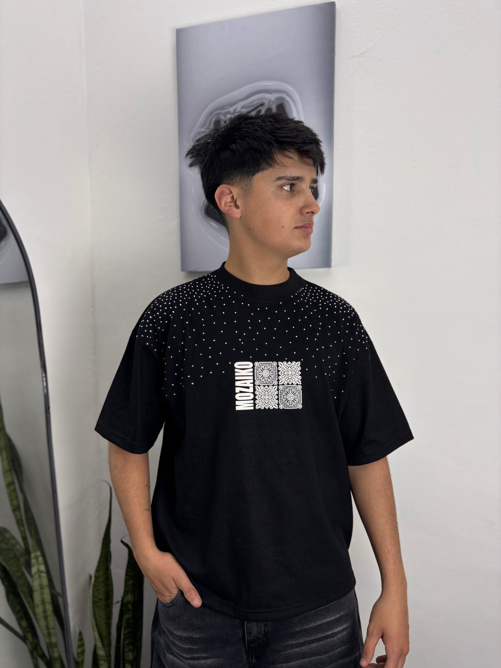 REMERA BOXY STRASS BLACK