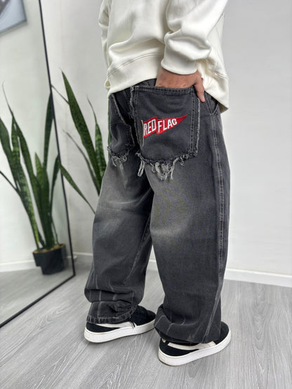 BAGGY RED FLAG
