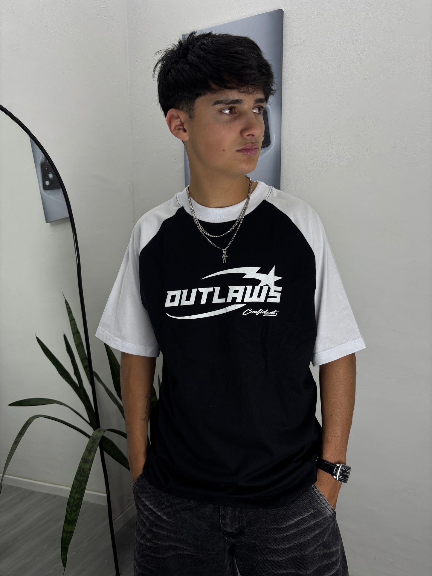 REMERA OUTLAWS #negro