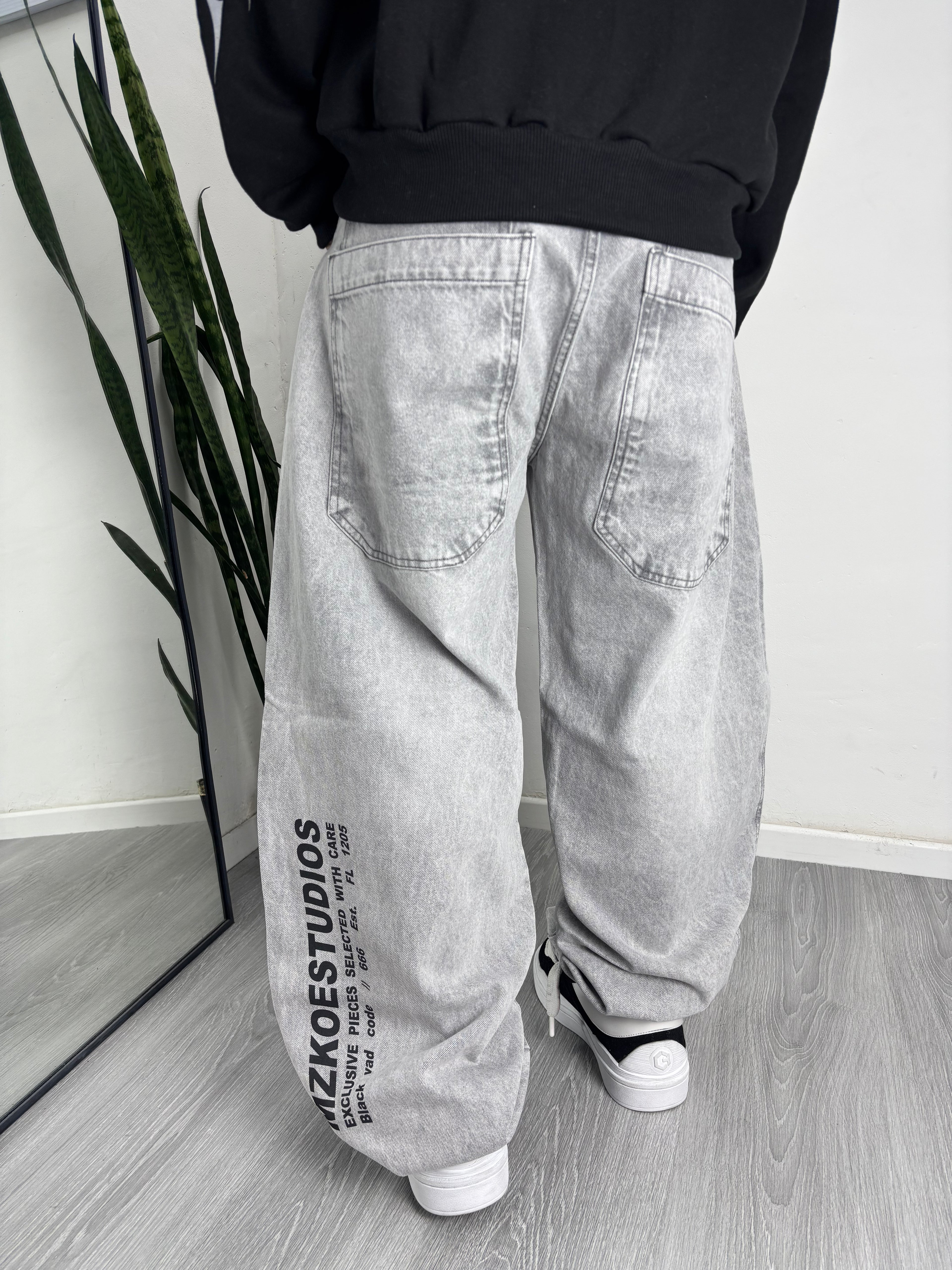 BAGGY MZKSTUDIOS