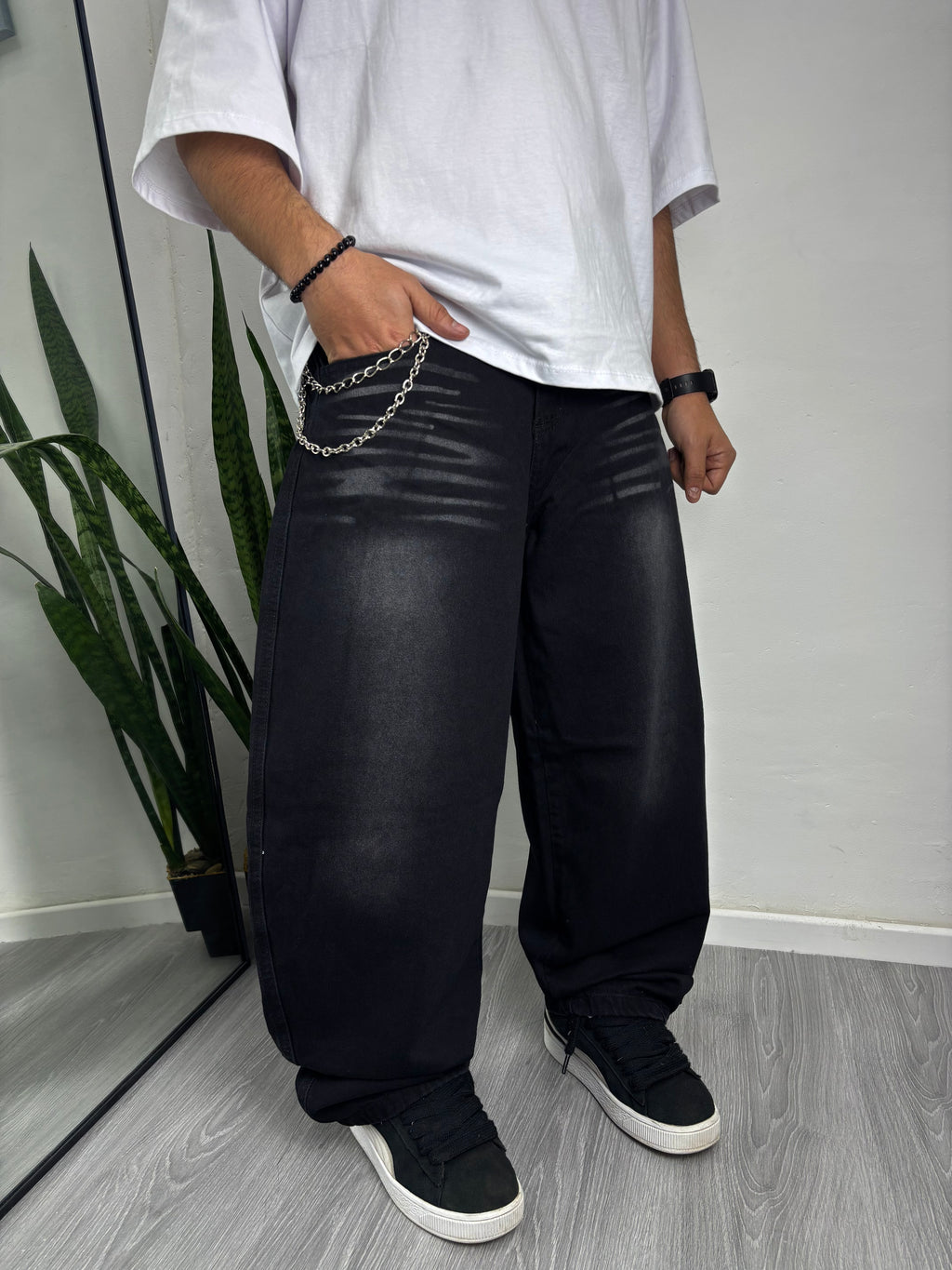 BAGGY BIGOTES