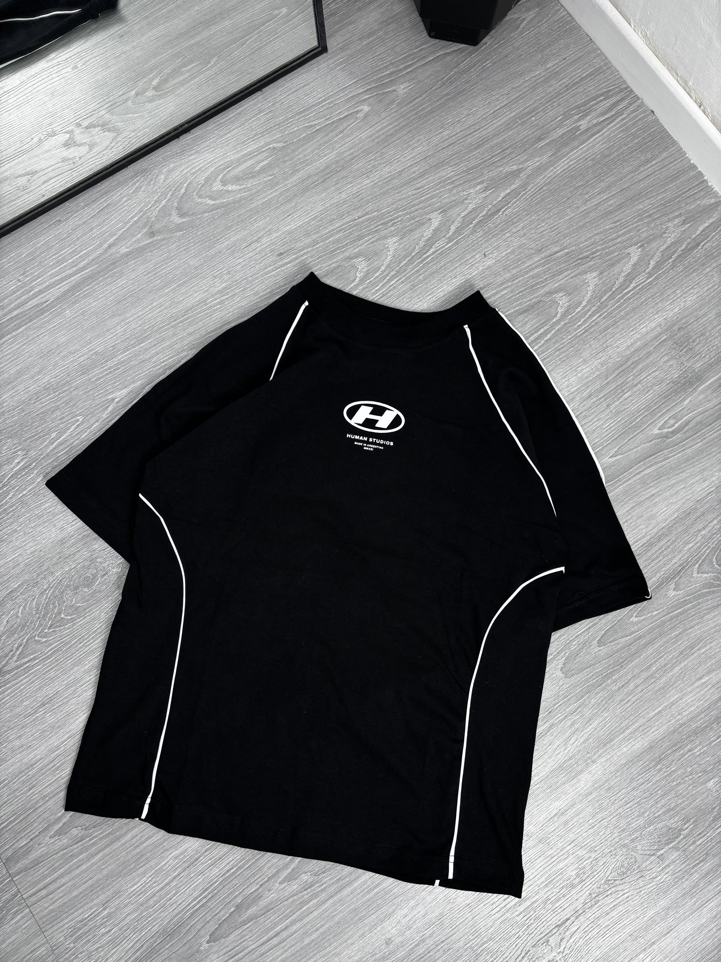 REMERA HUMAN BLACK [oversize]