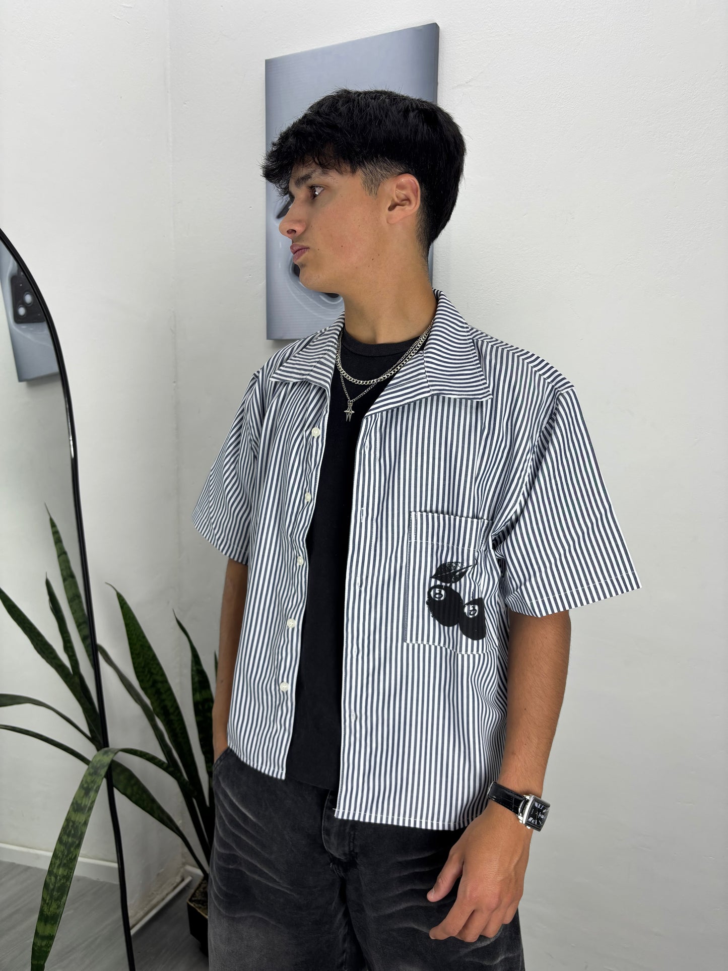 Camisa Cosmo NEGRO (Boxy Fit)