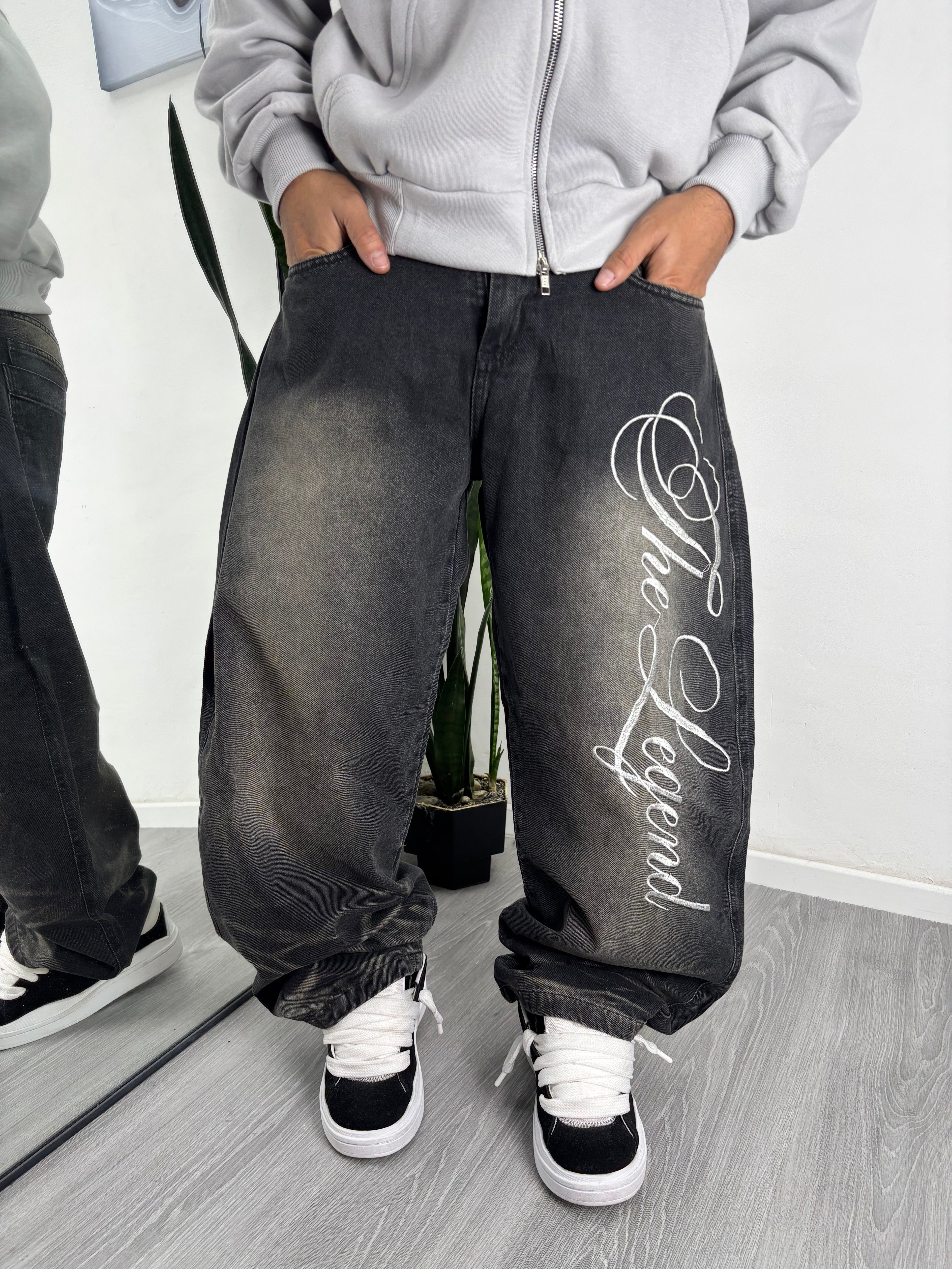 BAGGY LEGEND