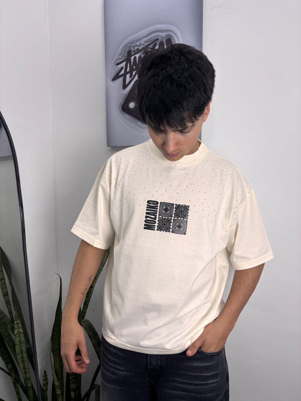 REMERA BOXY STRASS BEIGE