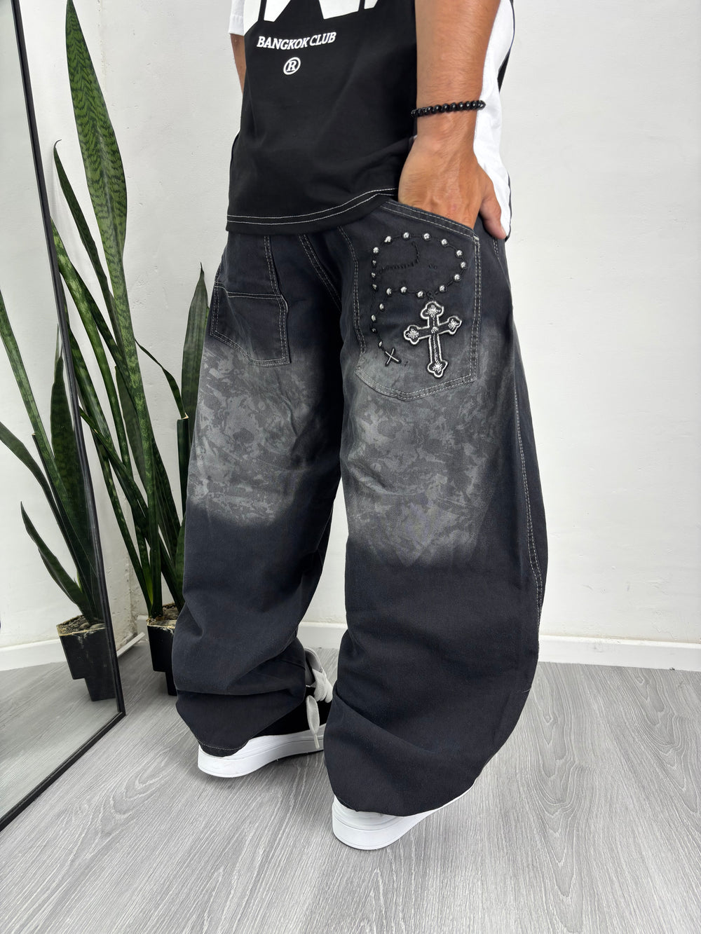 BAGGY CRUCIFIJO