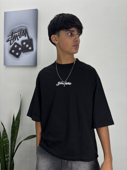 REMERA SOMEWHERE [boxyfit] #negro